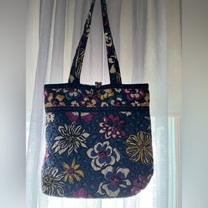 Preowned Vera Bradley Retired Print - African Violet Tote & Crossbody